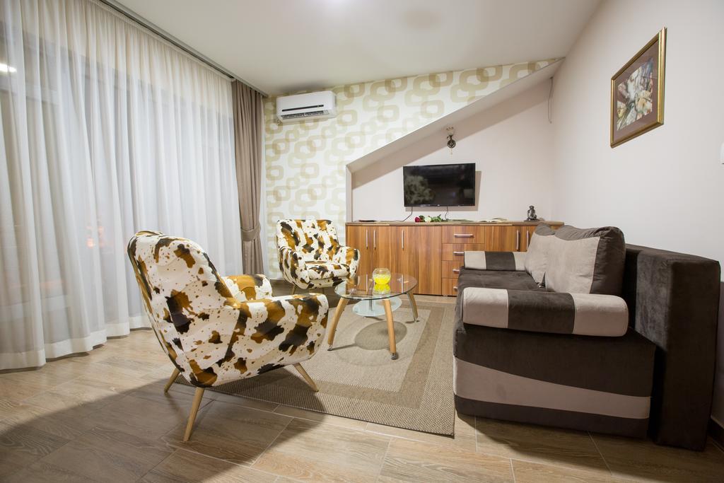 Apartmani Mg Nikšić Exteriör bild
