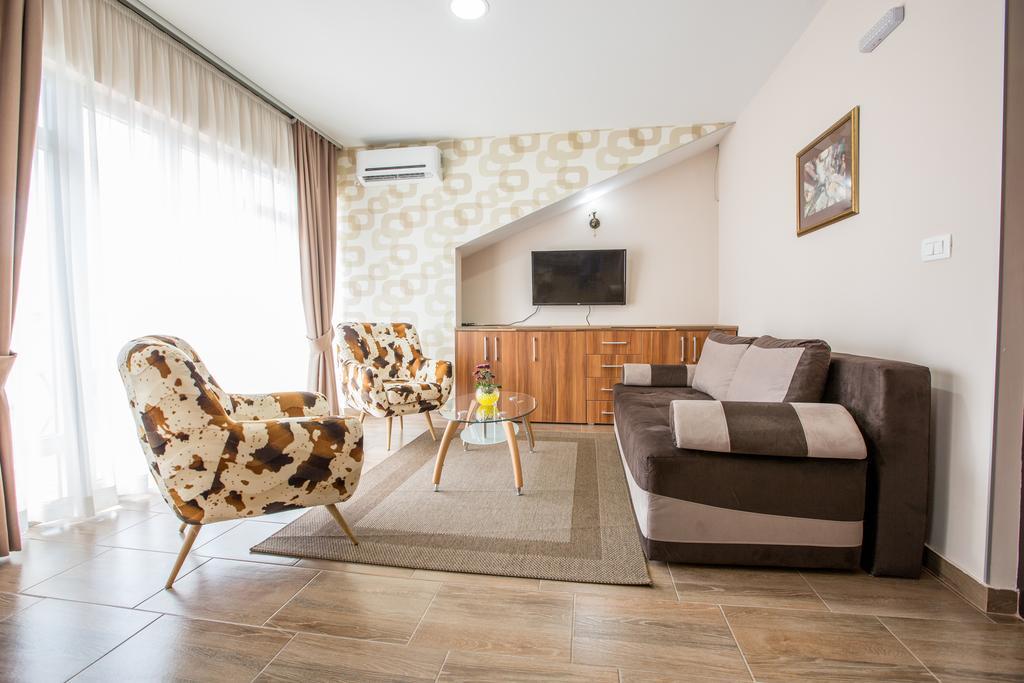 Apartmani Mg Nikšić Exteriör bild