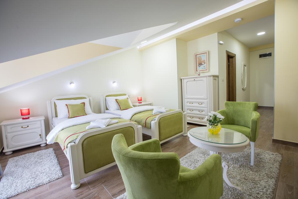 Apartmani Mg Nikšić Exteriör bild