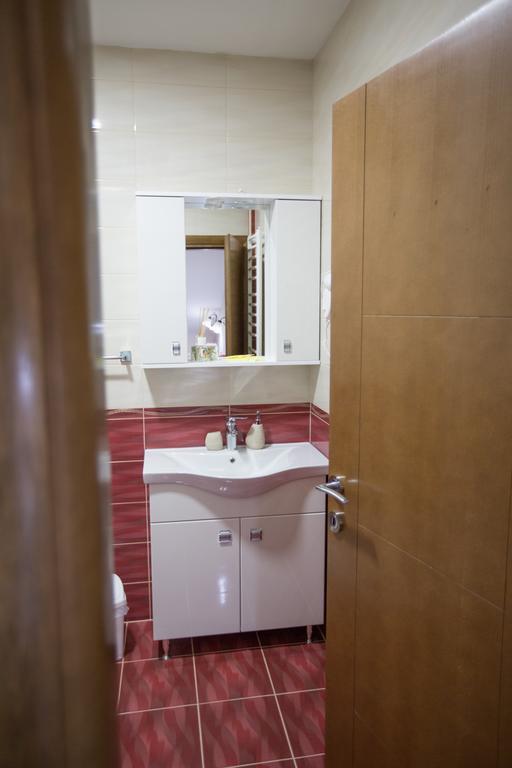 Apartmani Mg Nikšić Exteriör bild