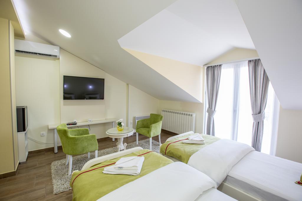 Apartmani Mg Nikšić Exteriör bild
