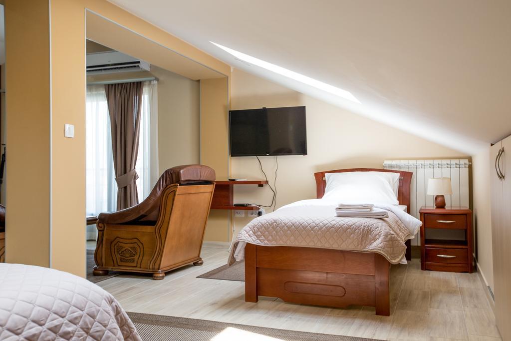 Apartmani Mg Nikšić Exteriör bild