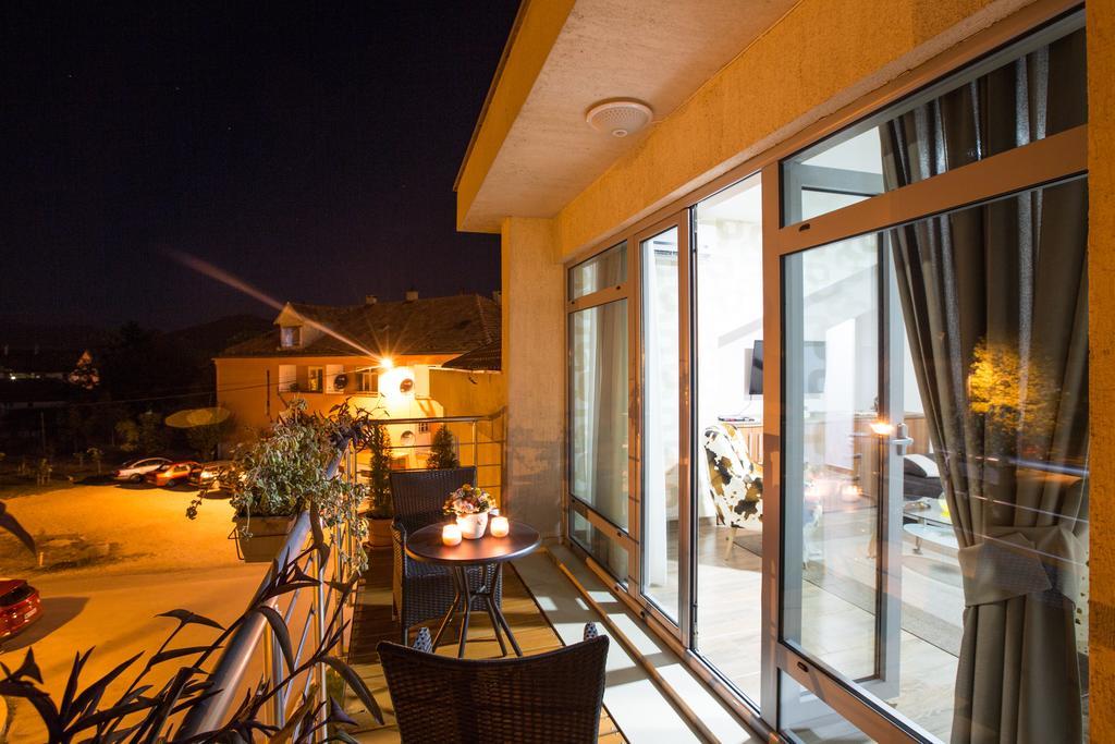Apartmani Mg Nikšić Exteriör bild