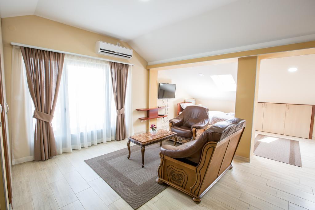 Apartmani Mg Nikšić Exteriör bild